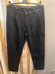 Pantalone Chinos Uomo con pinces in Gabardina
